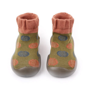 Open image in slideshow, Polka-dotted Baby Sock Shoes - Green
