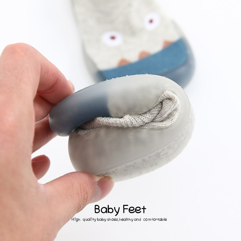 When Should Your Little One Start Wearing Baby Shoes?