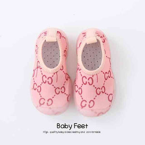 Open image in slideshow, Baby Water Shoes - Pink Bows
